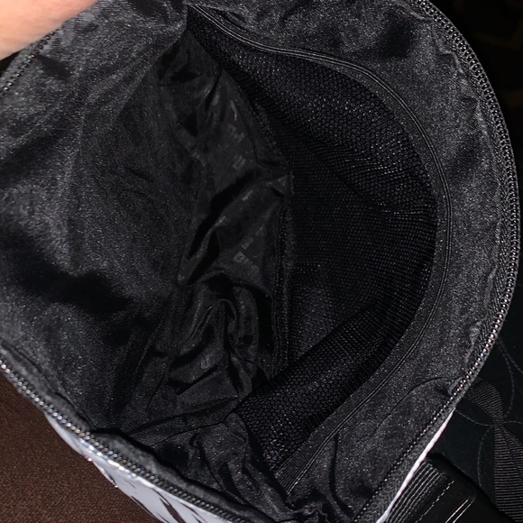 PUMA Wild Cat Messenger Bag - Picture 5 of 9